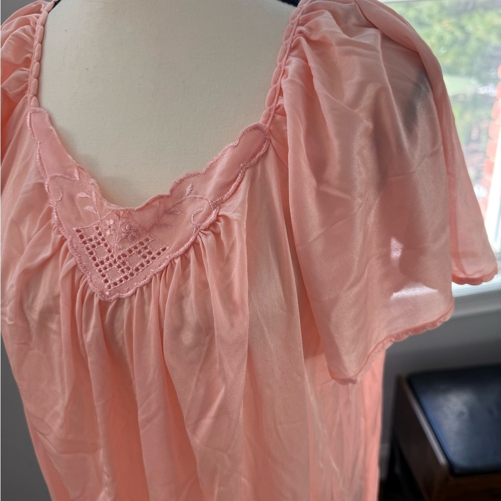 Avian Vintage  Peach Lace-Trim Short Sleeve Nightgown - Picture 5 of 8